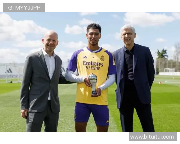 围绕FIFA足球球星分数解析全球顶尖球员实力与排名走势