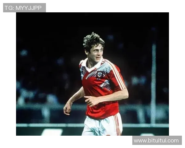 足球巨星华丽变身背后的秘密，揭开训练与生活中的惊人转变